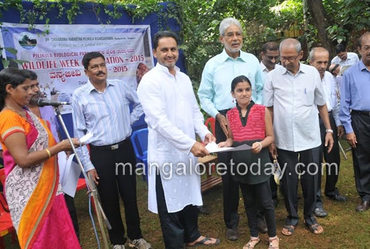 Birds, Frogs, dogs to the fore at  Pilikula wildlife week 1